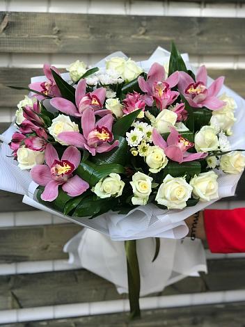 Букет цветов из: Розы и Хризантемы в Починках