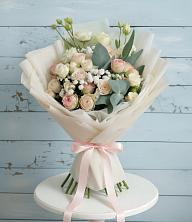 Букет цветов из:  Розы и Лизиантусы в Починках