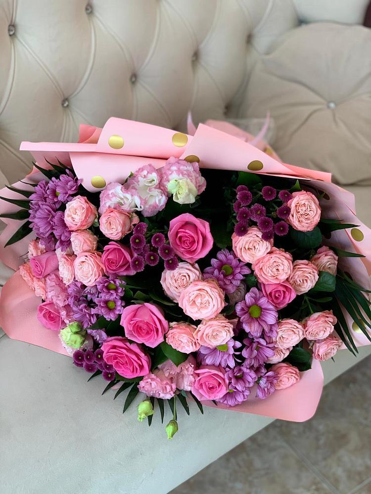 Букет цветов из: Хризантемы, Розы и Лизиантусы в Починках