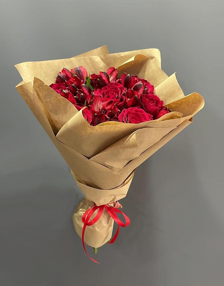 Букет цветов из: Альстромерии и Розы в Починках