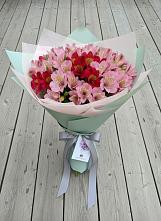 Букет цветов из:  Альстромерии #REPLACE_PRED# Починках