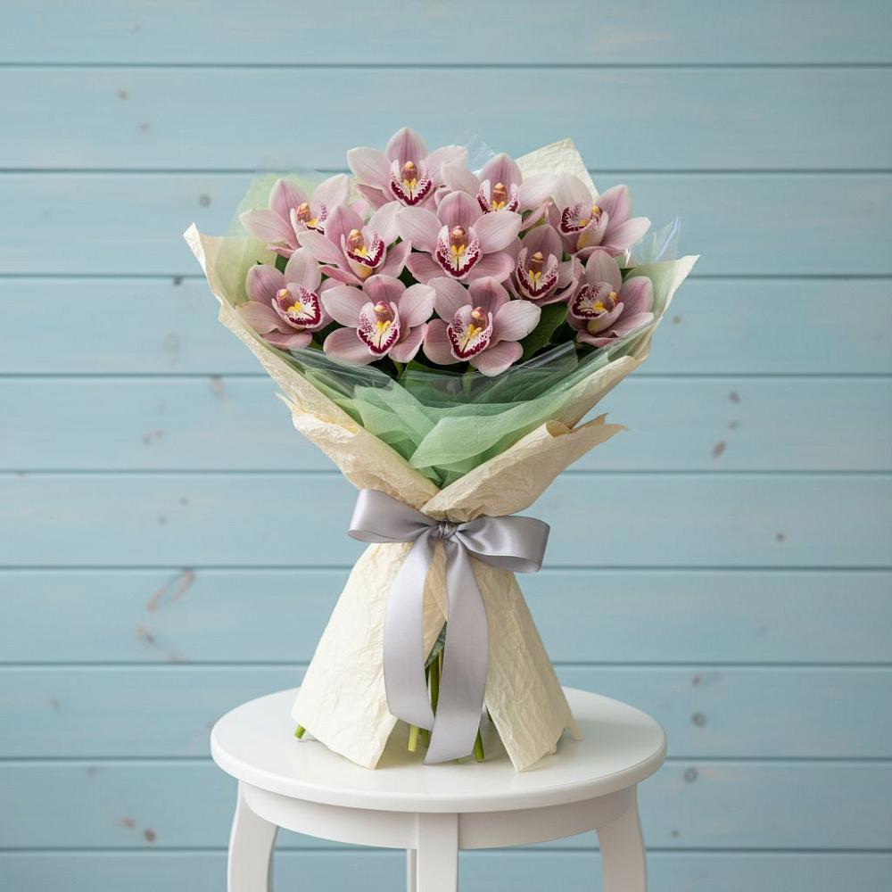 Букет цветов из: Орхидеи и Розы в Починках