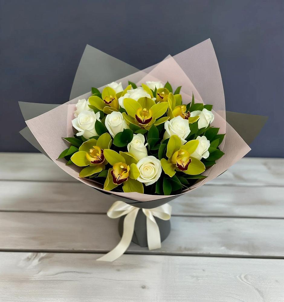 Букет цветов из: Орхидеи и Розы в Починках