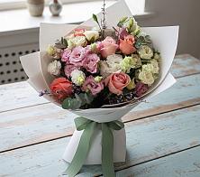 Букет цветов из:  Розы, Лизиантусы и Гвоздики в Починках