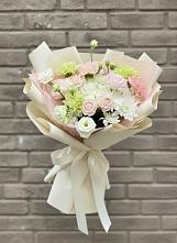 Букет цветов из:  Гвоздики, Розы, Лизиантусы и Хризантемы в Починках
