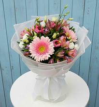 Букет цветов из:  Герберы, Альстромерии и Лизиантусы в Починках
