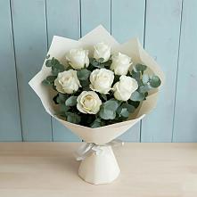 Букет Белые розы в Эвкалипте в Починках