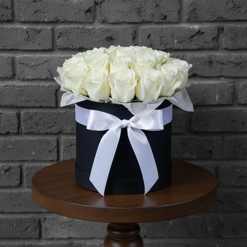 Цветочная композиция из Розы в шляпной коробке в Починках