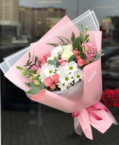 Букет цветов из: Розы, Лизиантусы и Хризантемы в Починках